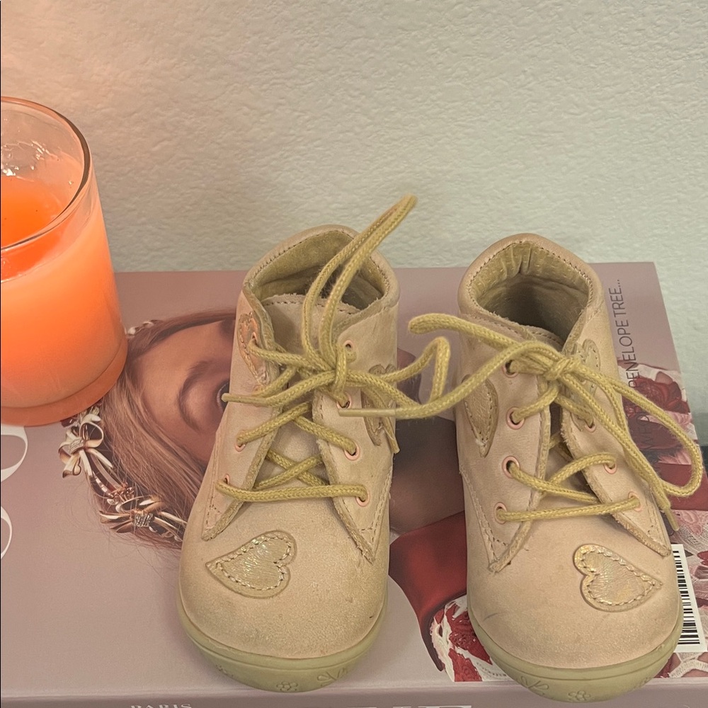 Babybotte Adorable Light Pink Heart Baby Walker Shoes size 20 France